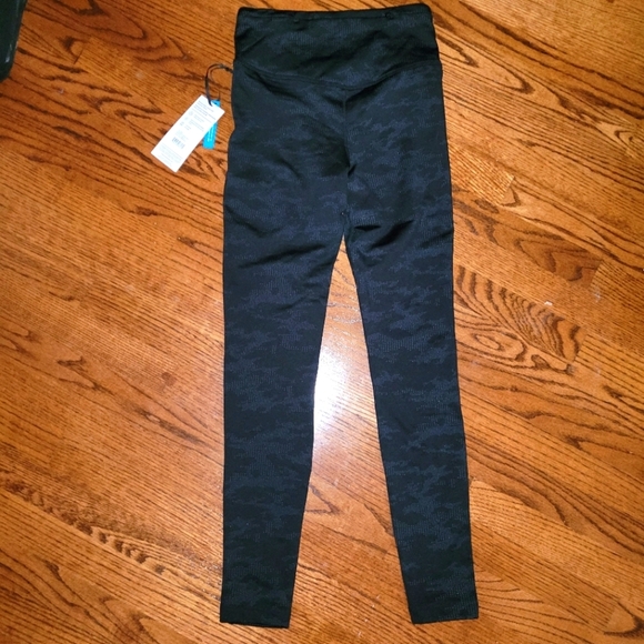NWT Mondetta Fleece Lined Reflective Black Camo Leggings - Picture 5 of 9
